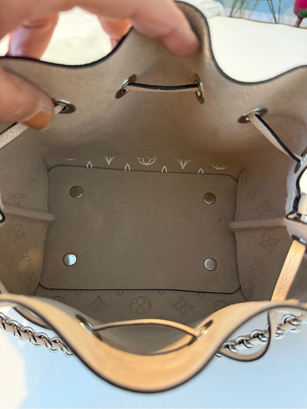 Genuine Louis Vuitton “Bella” Leather Handbag - Picture 3 of 13